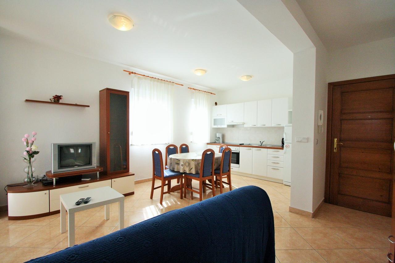Apartment Bilic With Balcony Poreč Eksteriør bilde