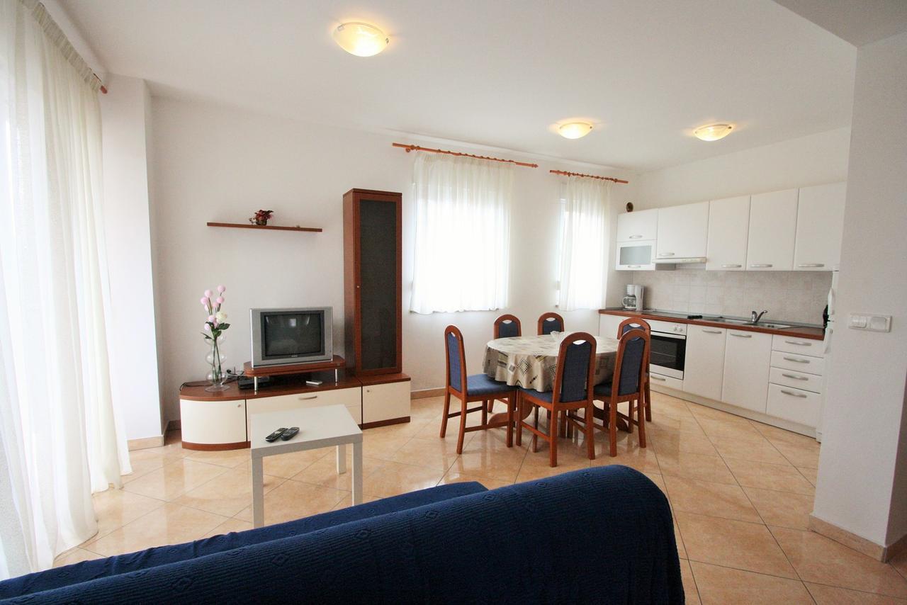 Apartment Bilic With Balcony Poreč Eksteriør bilde